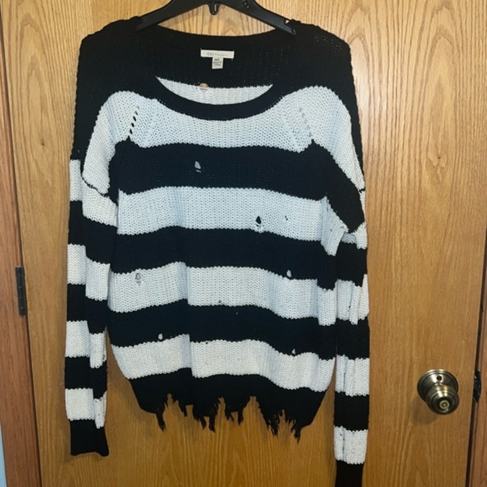 Oversized distressed knit pullover‎ cardigan size medium/large black white comfy